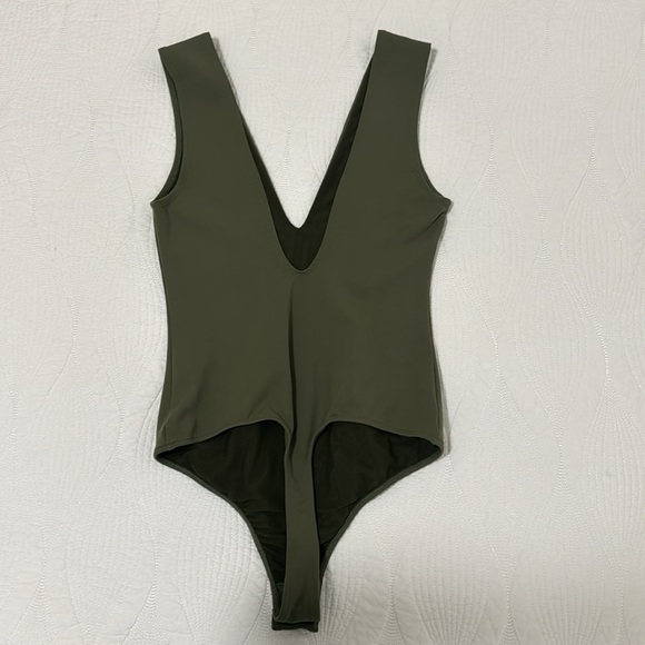 Free People V-Neck Bodysuit Size XS - Picture 3 of 4